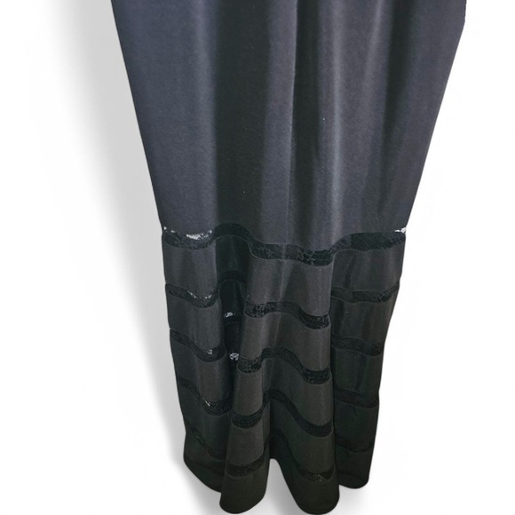 JS Collections Black Sleeveless Vee Neck Lace Illusion Mermaid Gown Size 10 EUC - Picture 12 of 15